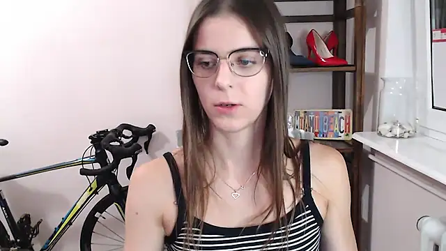 love_megi live cam on StripChat