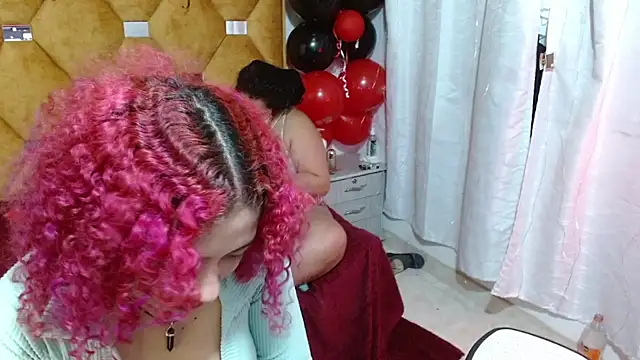 LITTLEJULES live cam on StripChat