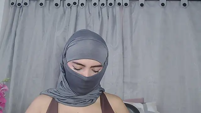jade_nassar live cam on StripChat