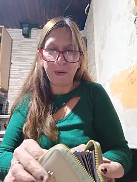 cari75 live cam on StripChat