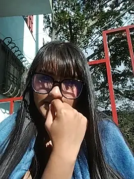 Emily-7 live cam on StripChat