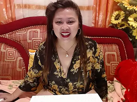 UrSweetClassyPinay live cam on StripChat