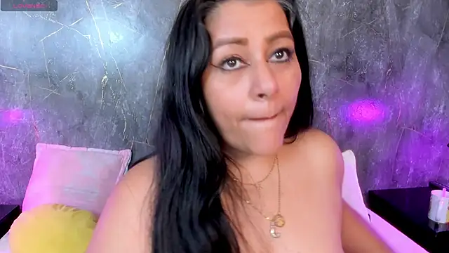 SexxyPamela live cam on StripChat