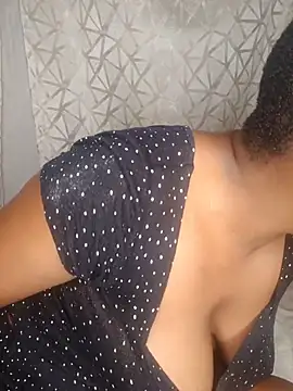 PassionBitch6 live cam on StripChat