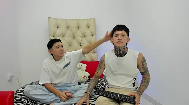 Junior_manuel26_ live cam on StripChat