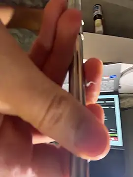 Johnytrain live sex cam