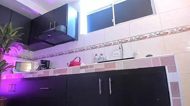 emma-evans (F young) - Clap my ass