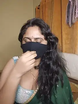 sravvi499 (F milf) - King name on boobs