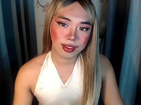 seductive_ferryxxx (T teen) - Make me so fucking hard right now!