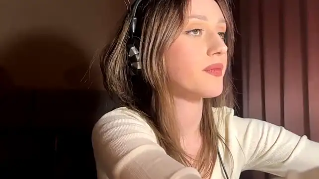 ShannanWohlers live cam on StripChat