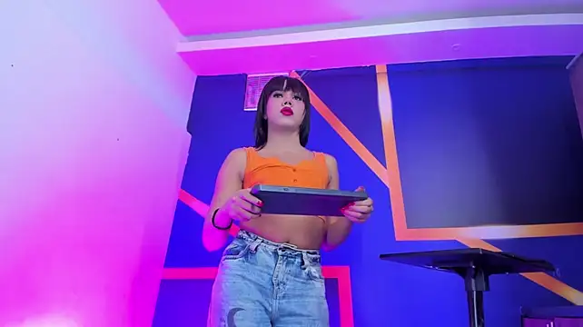 AndreaGiraldo_ live cam on StripChat