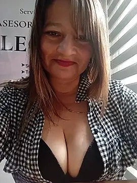 KAREN--03 live cam on StripChat