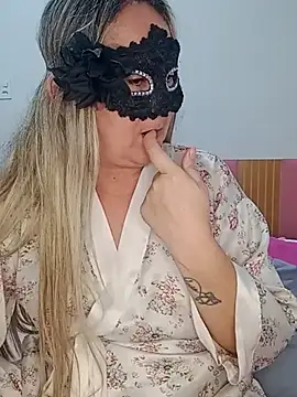titiasexy live cam on StripChat
