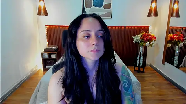 KatherineBond live cam on StripChat