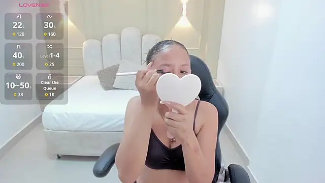 LESLYSIMPSON live cam on StripChat
