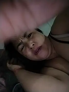 NAAYA8190 live cam on StripChat