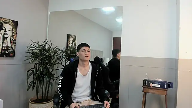 roan_birkin live cam on StripChat