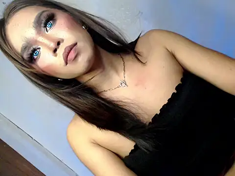 selffucker_dollmaker69 live cam on StripChat