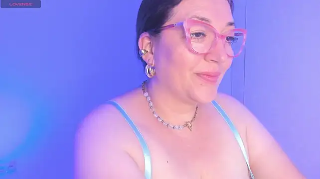 Naty_Mature_ live cam on StripChat