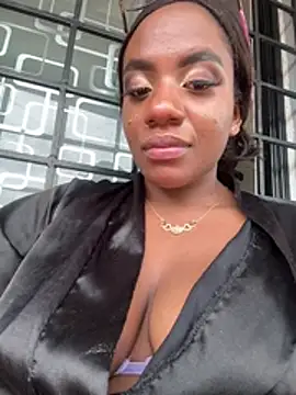VictoriaKroft live cam on StripChat