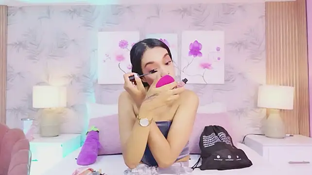 MeganRoseh live cam on StripChat