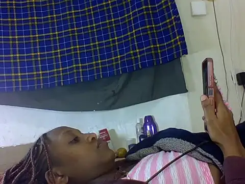 yummyqueenk live cam on StripChat