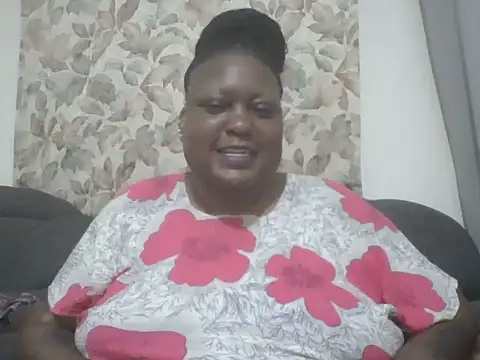 fat_ebonyqueen live cam on StripChat