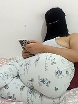 Mowl3a_ktir live cam on StripChat