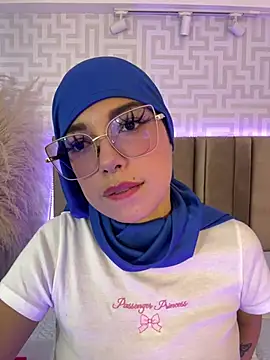 naishaa_ (F young) - I'm showing my ass with both hands  😍😍
