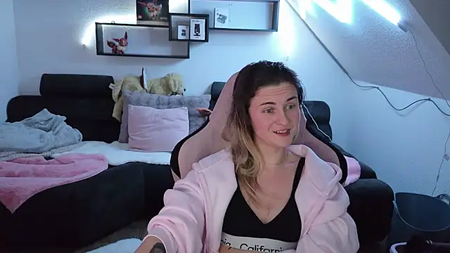 Melly4You live cam