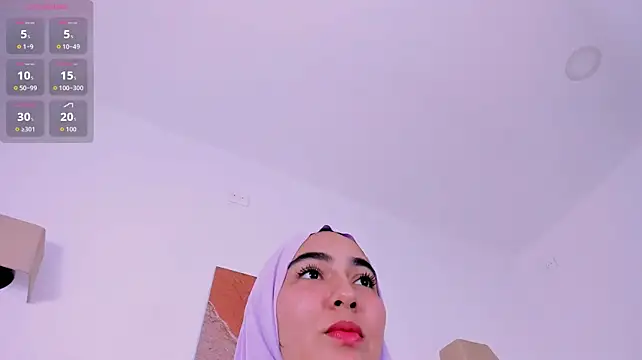 malika_noor (F young) - Intimate opening + moans😍