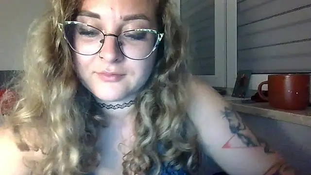 lucytease (F young) - SOMETHING AMAZING :O