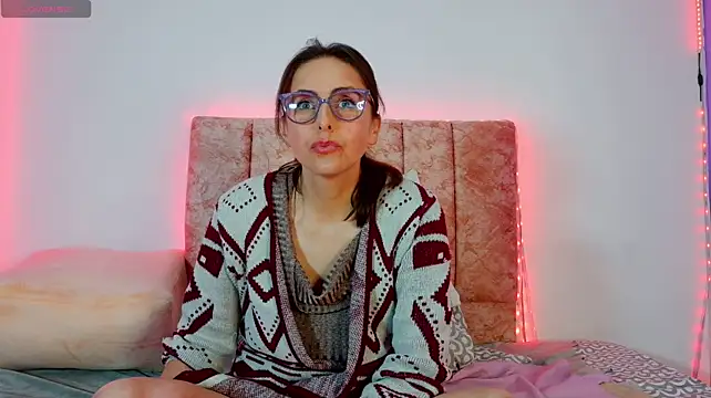Ava_Raye live cam on StripChat