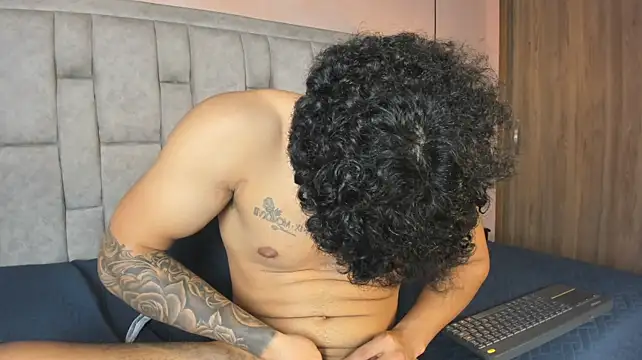 Kairoxxx_ live cam on StripChat