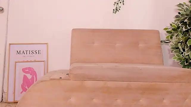 InfamousGirl live sex cam