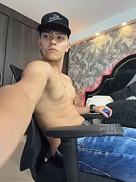 DilanMiller_ live cam on StripChat