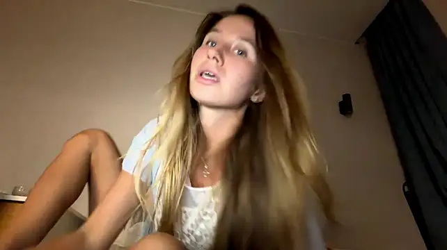 AnyaAfterDark live webcam