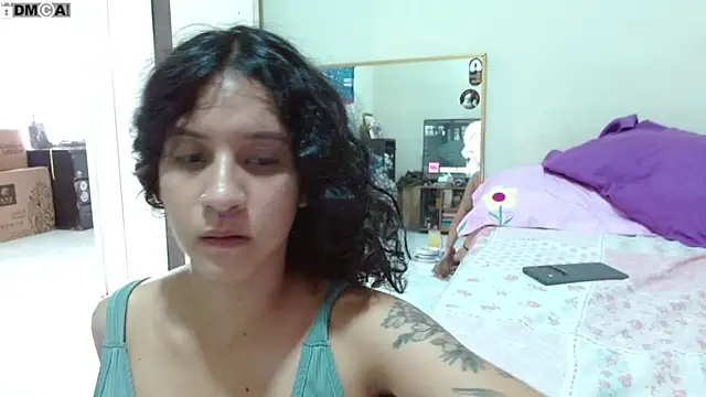 AlinaWoolf_ live cam on StripChat