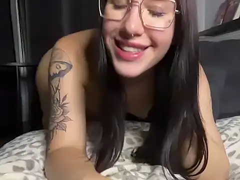 twojamommy420 (F teen) - fisting<3