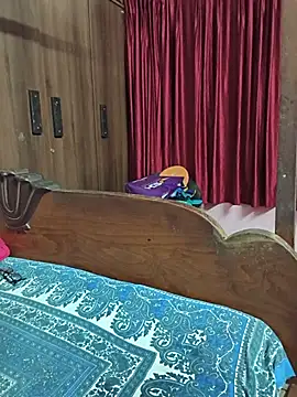 Little-Roshni live sex cam