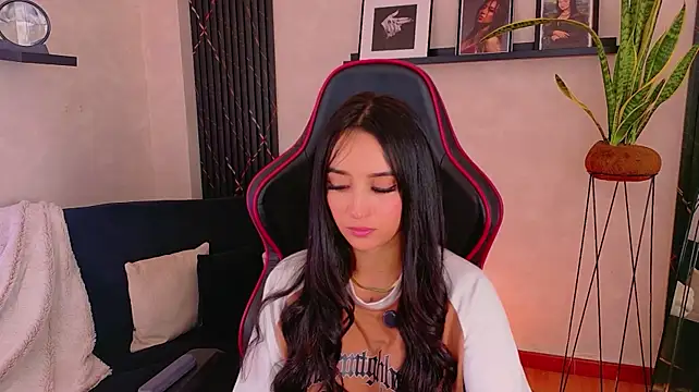 EmmyEvans1 live sex cam