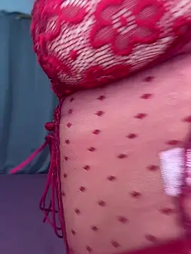 Julietasantos__ live cam on StripChat