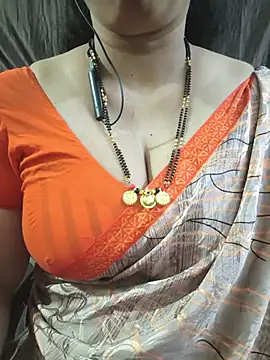 bhuvana_555 (F milf) - BooBS ON WATER