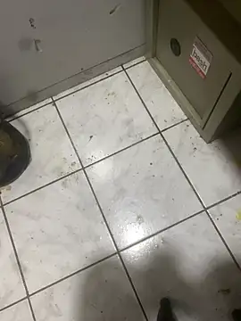 flacohot6 (M young) - Me masturbo en el trabajo