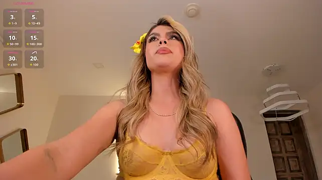 MiaSilvaX live cam on StripChat