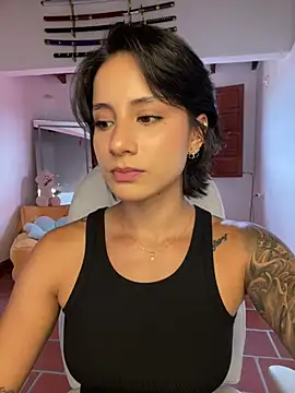 Ale_Lewis live cam on StripChat