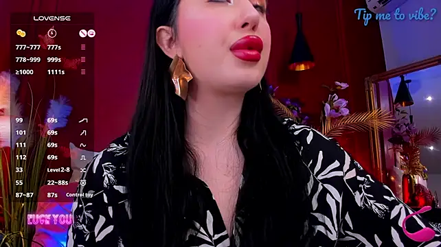 Mayzzie live cam on StripChat