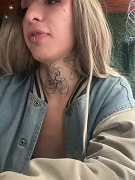 Model: MadisonWood01