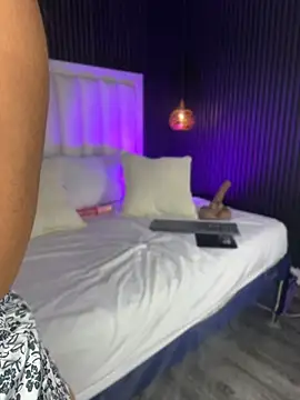 LucieMillerr live cam on StripChat