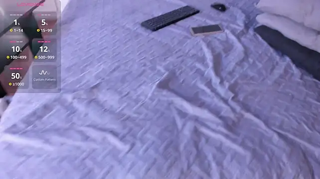 moonsweet1 live cam on StripChat